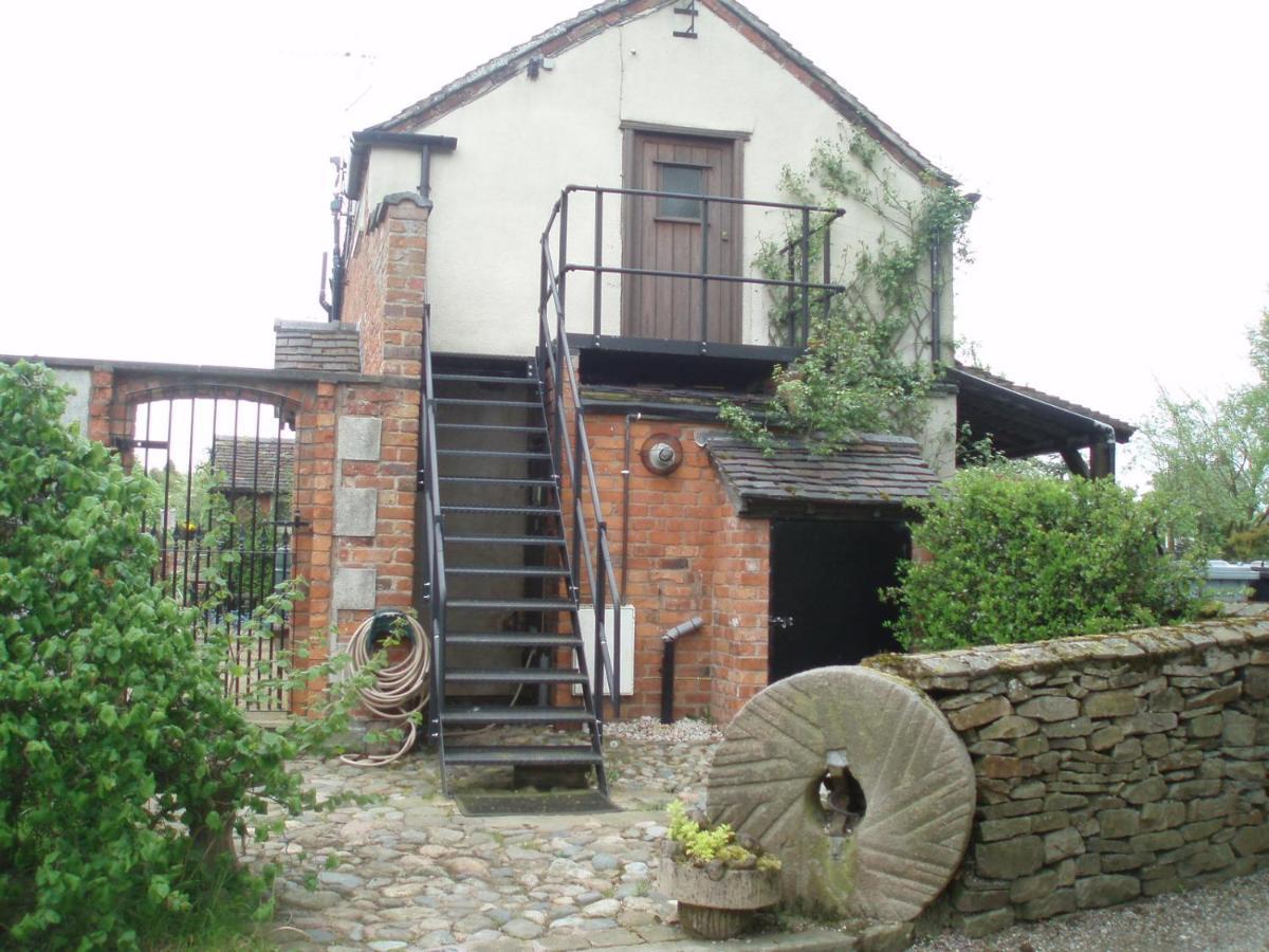 Bank Farm Cottages 낸트위치 외부 사진