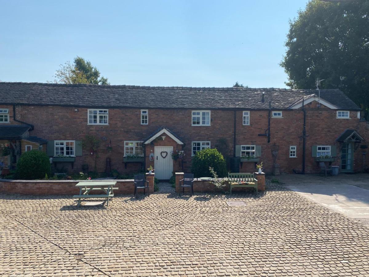 Bank Farm Cottages 낸트위치 외부 사진